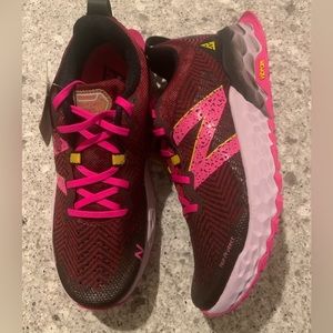 New Balance Fresh Foam Hierro WTHIER V7 Trail Running Shoes Sz 9